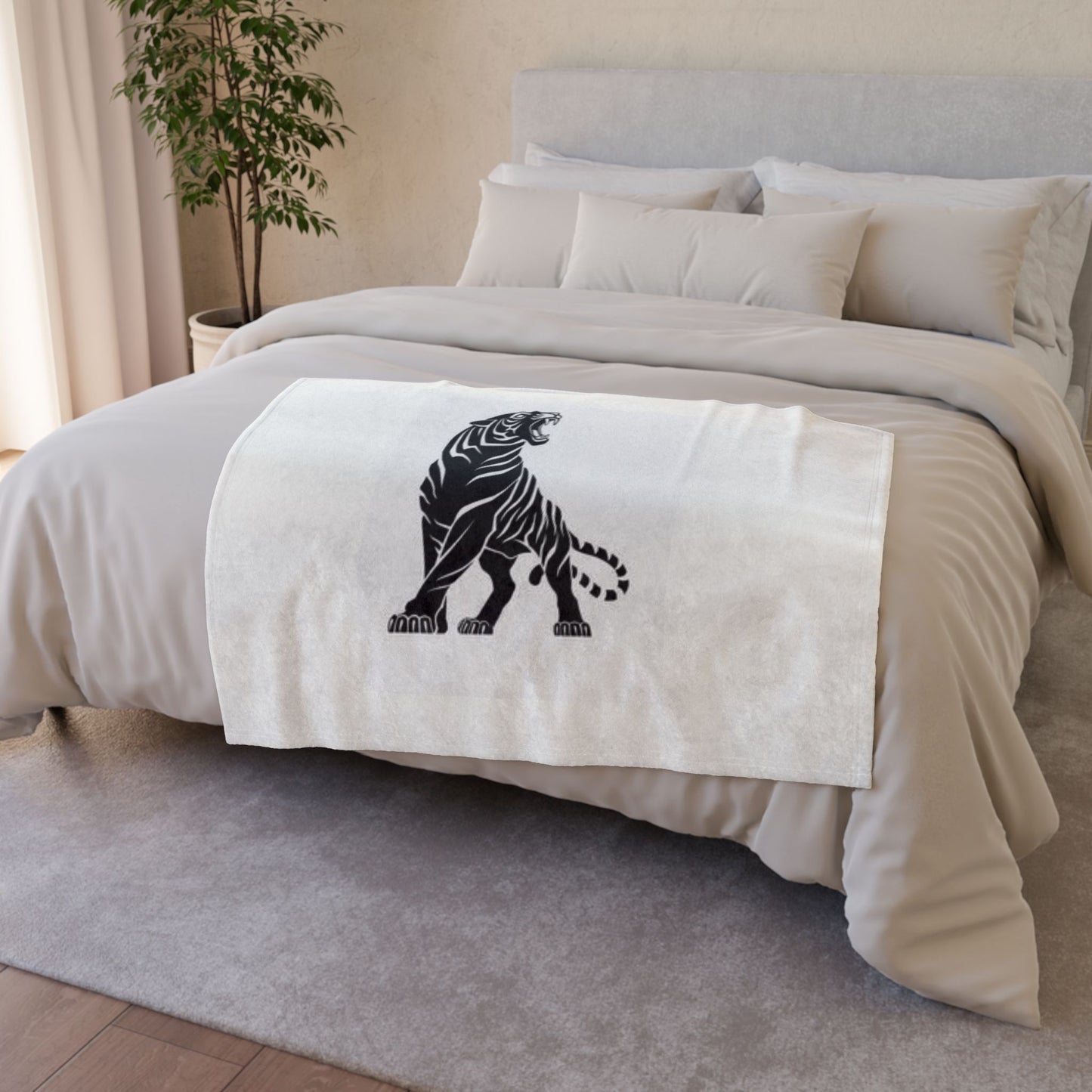 Stylish Tiger Blanket - Cozy, Decorative Throw for Home, Gift Idea, Animal Lover Decor, Unique Nursery Blanket, Warm Polyester Blanket